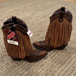 Dingo Women's Tan and Brown Fringe Heeled Boots